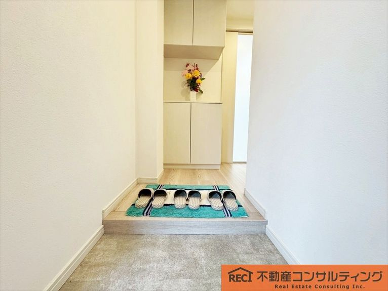 甲子園第8コーポラスB棟の玄関