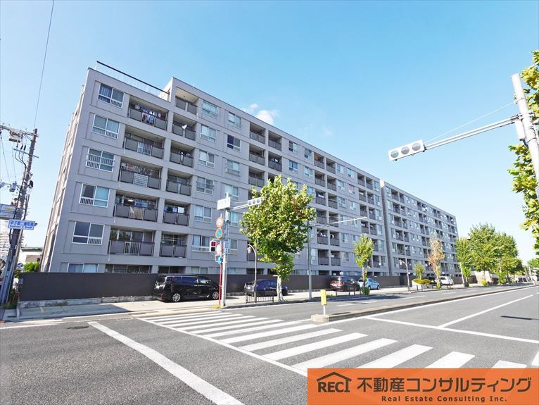 甲子園第8コーポラスB棟の外観