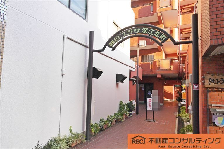 朝日プラザ深江北町のエントランス