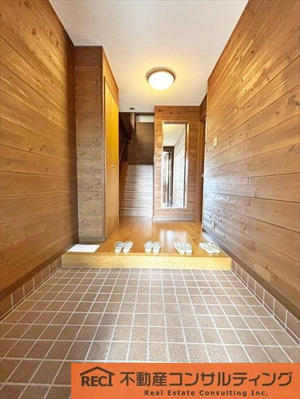 神戸市東灘区御影山手3丁目　中古戸建の玄関