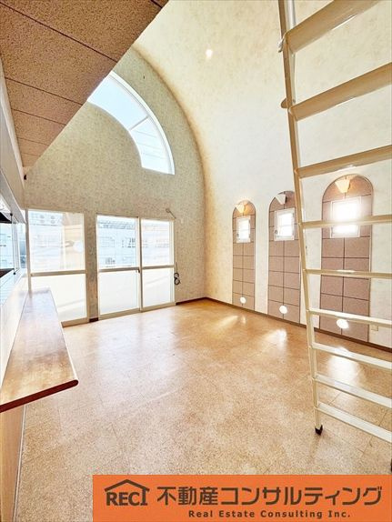 西宮市霞町　中古戸建の居間・リビング