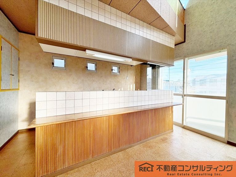 西宮市霞町　中古戸建のキッチン