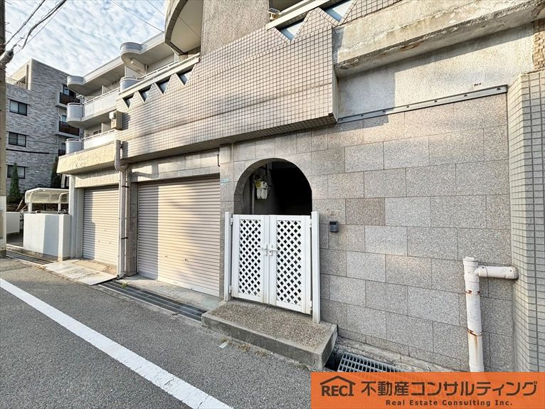 西宮市霞町　中古戸建の外観