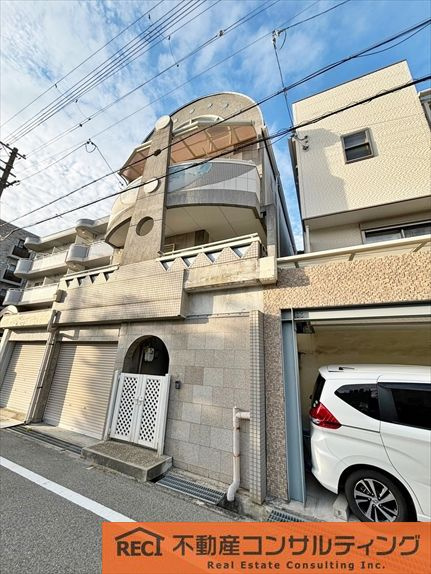 西宮市霞町　中古戸建の前面道路含む現地写真