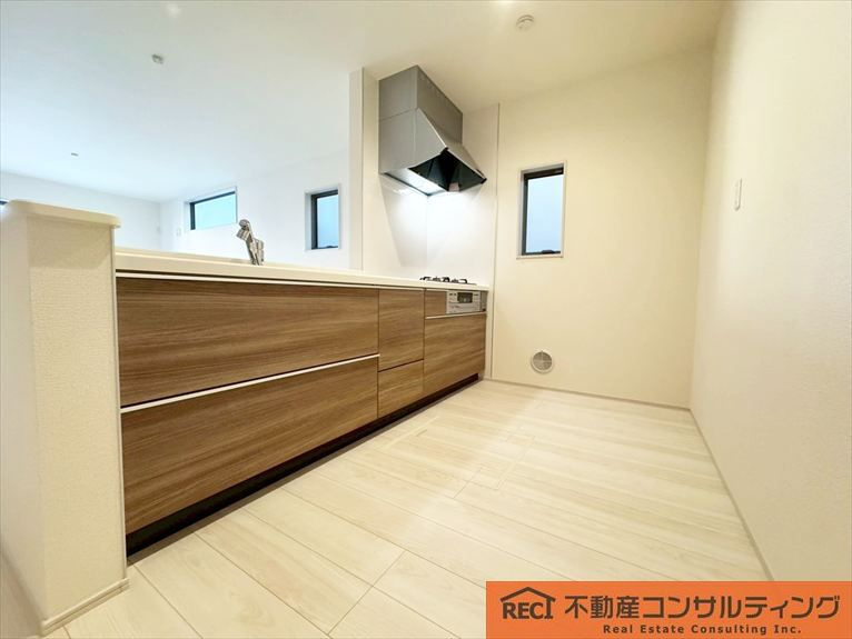 西宮市南甲子園2丁目　新築戸建　3号棟のキッチン|前面道路約5.6ｍ！