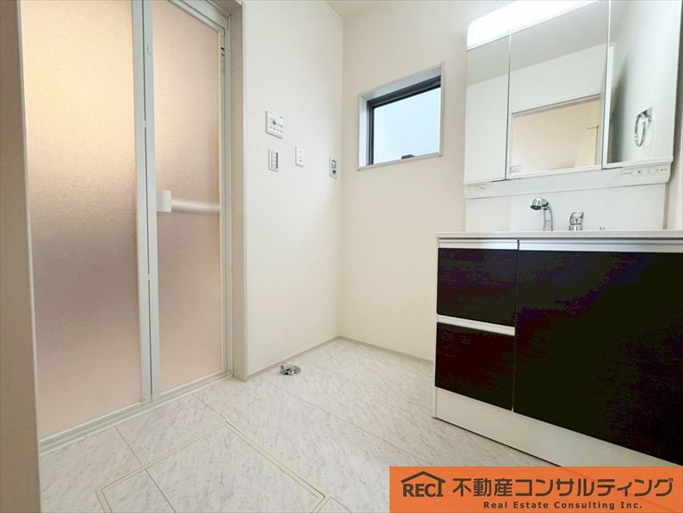 西宮市南甲子園2丁目　新築戸建　3号棟の独立洗面台