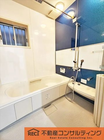 神戸市灘区上野通2丁目　中古戸建の浴室