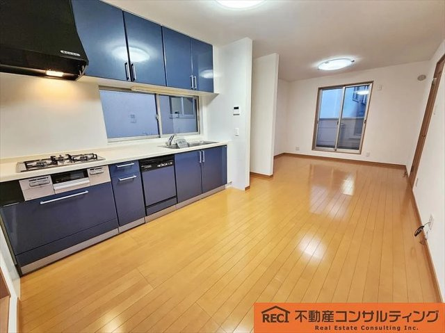 神戸市灘区上野通2丁目　中古戸建の居間・リビング