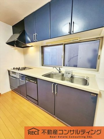 神戸市灘区上野通2丁目　中古戸建のキッチン