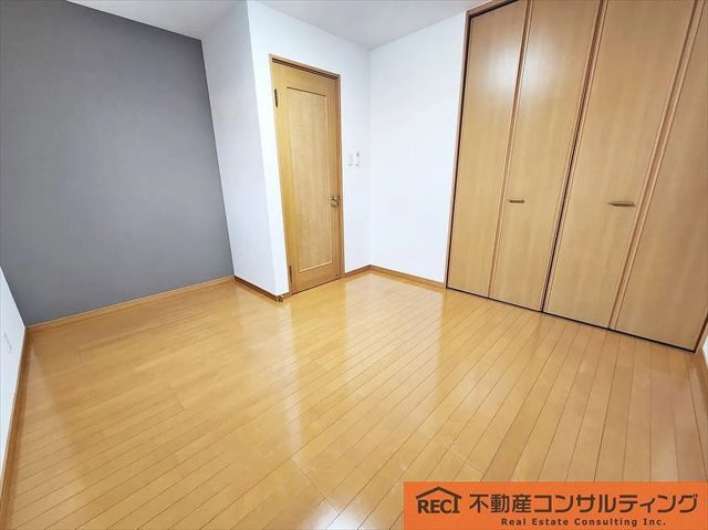 神戸市灘区上野通2丁目　中古戸建の洋室