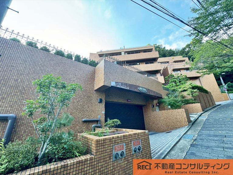 ロワ・ヴェール岡本の外観|圧巻の眺望が楽しめます