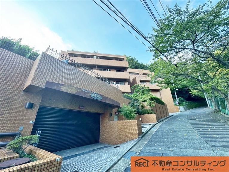 ロワ・ヴェール岡本の外観|LDKは広々21帖