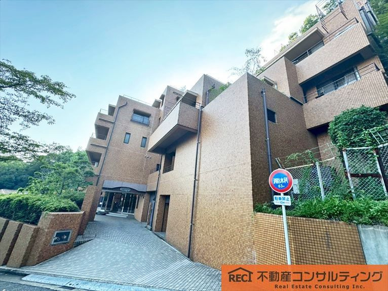ロワ・ヴェール岡本の外観