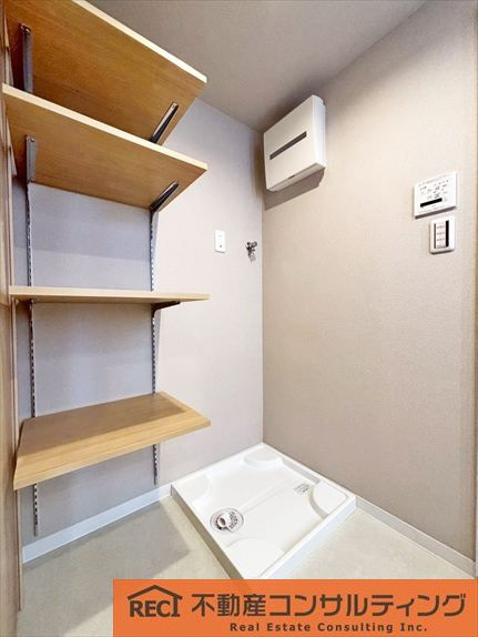 メガロコープ西宮(Ⅱ)2号棟の独立洗面台