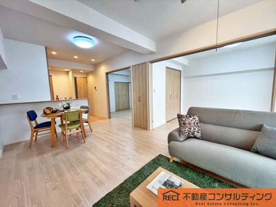 【居間・リビング】 | メガロコープ西宮(Ⅱ)2号棟 | 水廻り全交換で快適に暮らせます