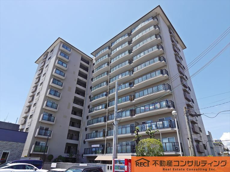 メガロコープ西宮(Ⅱ)2号棟の外観