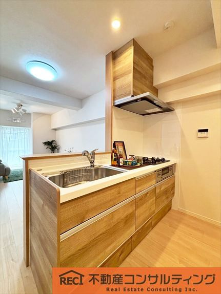 メガロコープ西宮(Ⅱ)2号棟のキッチン|専用庭付き