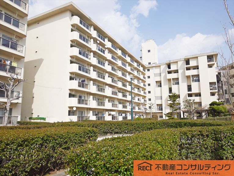 夙川ビューハイツC棟の外観