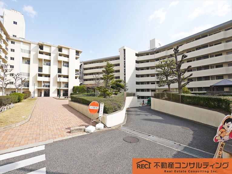 夙川ビューハイツC棟の外観