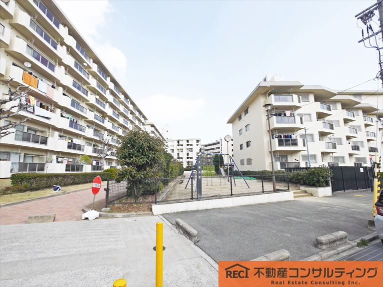 夙川ビューハイツC棟の外観