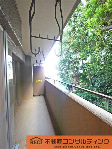 イスズハイツベル夙川公園のバルコニー