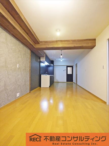 イスズハイツベル夙川公園の居間・リビング|北夙川小学校まで徒歩9分