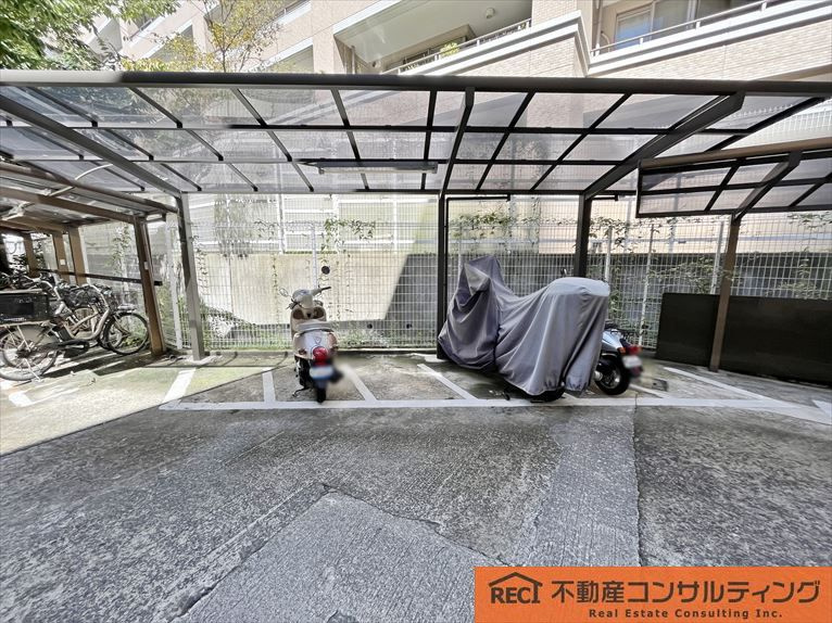 上野ハイツの駐車場