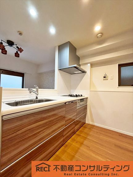 サンコート住吉駅前のキッチン|開放感のある角部屋