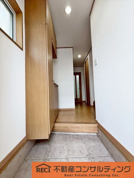 西宮市青木町　中古戸建の玄関