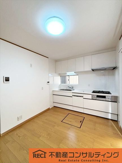 西宮市青木町　中古戸建の居間・リビング