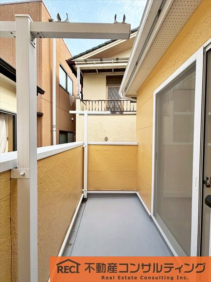 西宮市青木町　中古戸建のバルコニー