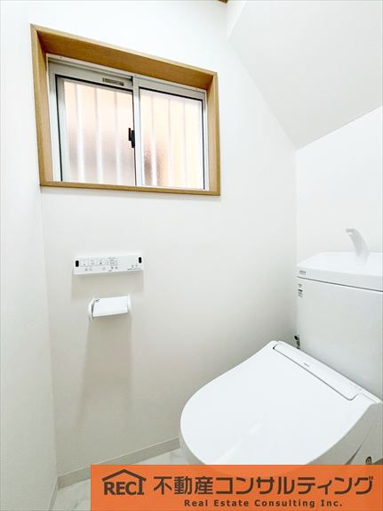 西宮市青木町　中古戸建のトイレ