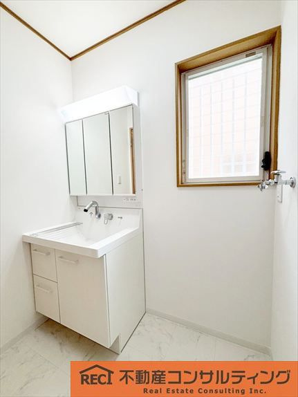 西宮市青木町　中古戸建の独立洗面台