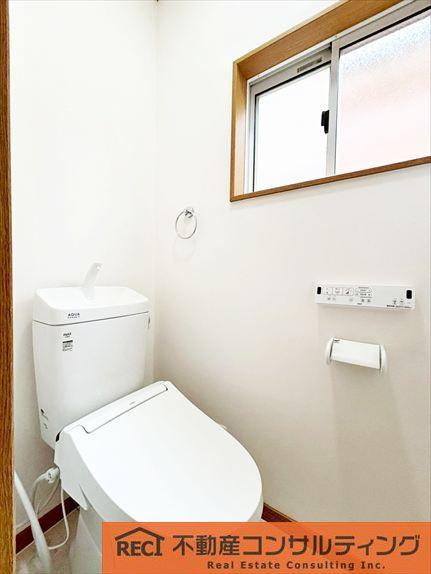 西宮市青木町　中古戸建のトイレ