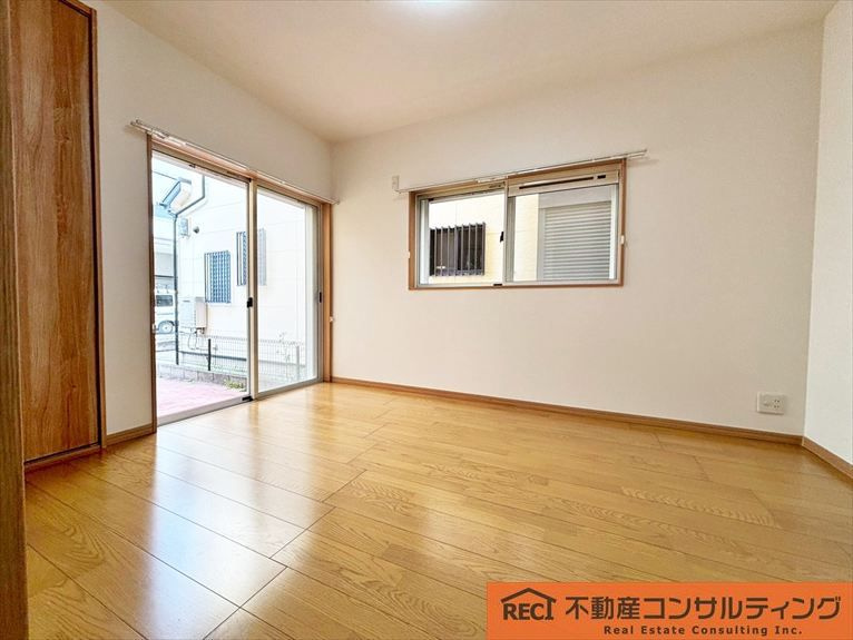 西宮市青木町　中古戸建の寝室