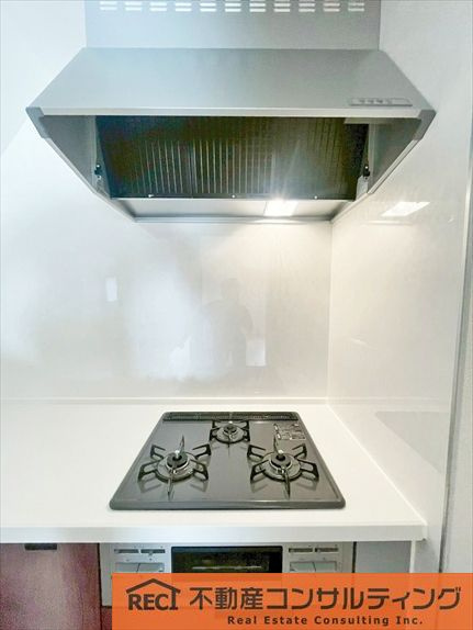 西宮市小曽根町３丁目　中古戸建のキッチン