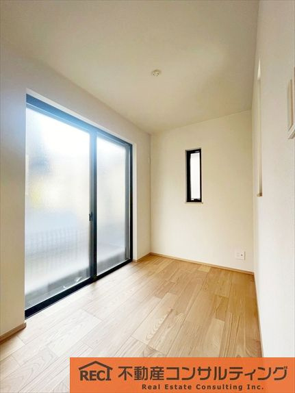 西宮市小曽根町３丁目　中古戸建の洋室