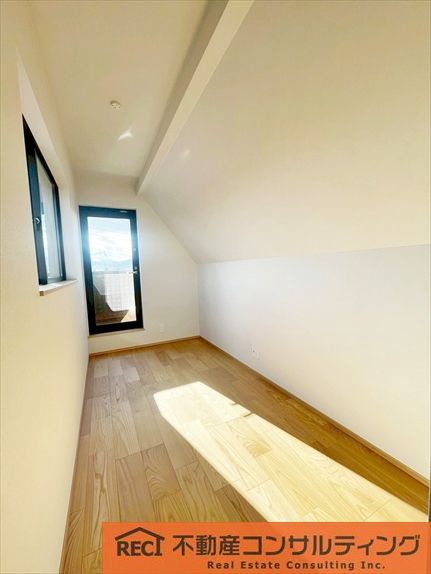 西宮市小曽根町３丁目　中古戸建の洋室