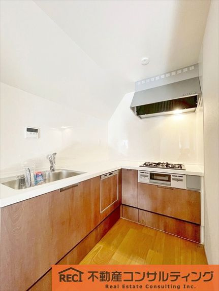 西宮市小曽根町３丁目　中古戸建のキッチン