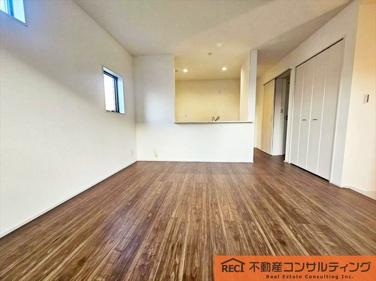 神戸市灘区神ノ木通3丁目　新築戸建　1号棟の居間・リビング