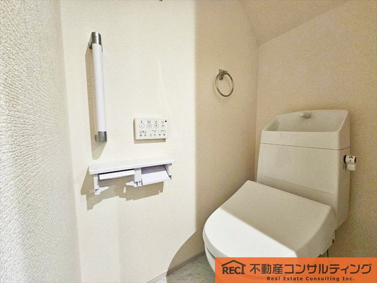 神戸市灘区神ノ木通3丁目　新築戸建　1号棟のトイレ