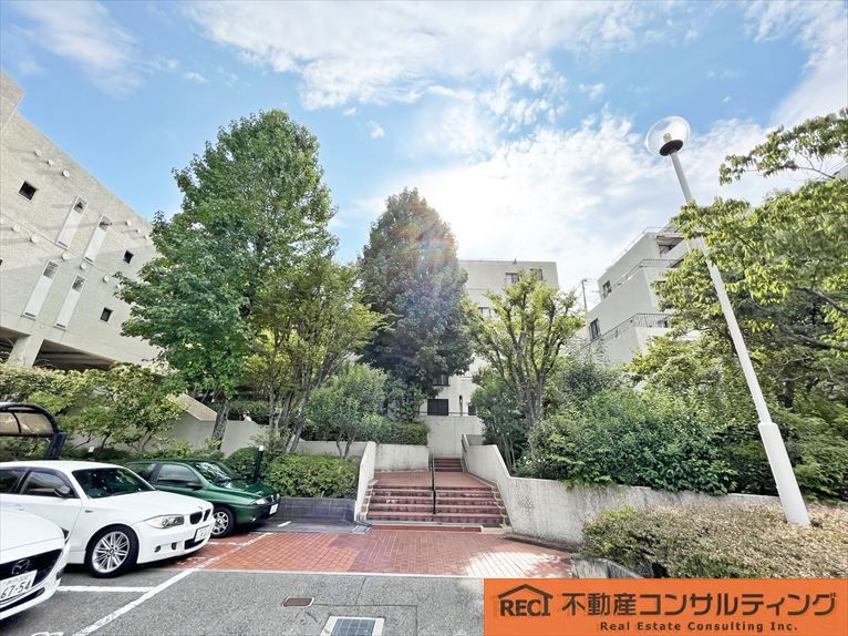 進和苦楽園アーバンライフB棟の庭