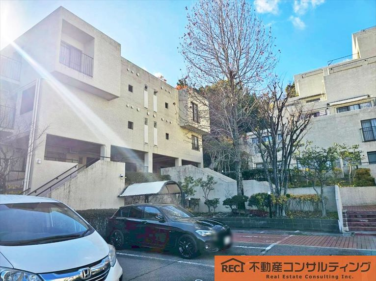 進和苦楽園アーバンライフB棟の外観