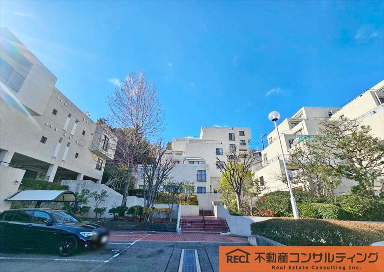 進和苦楽園アーバンライフB棟の外観