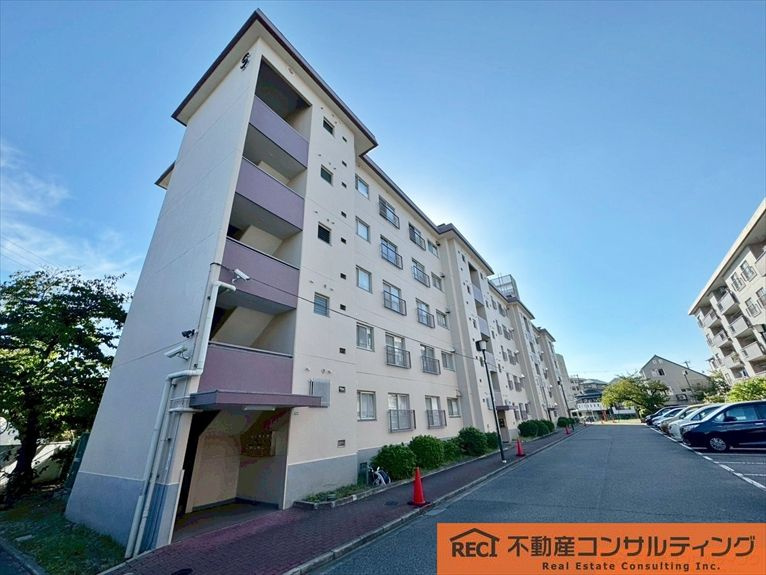 甲子園ビューハイツS棟の外観