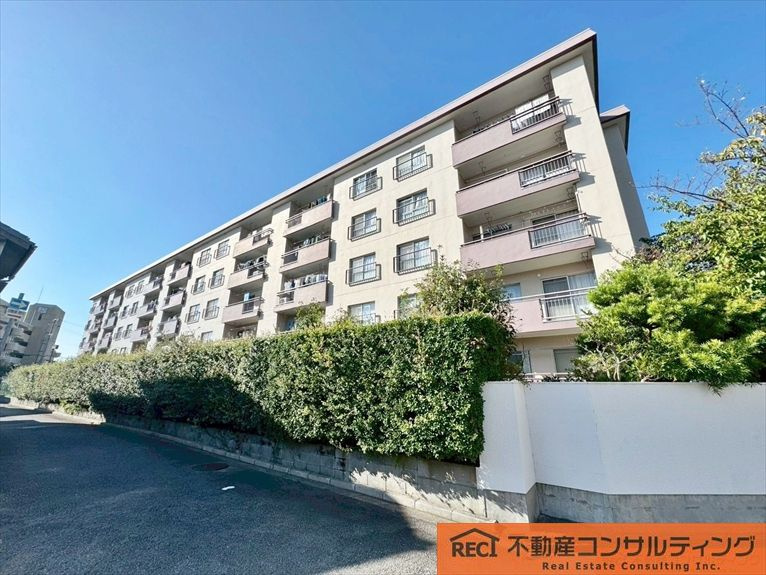 甲子園ビューハイツS棟の外観