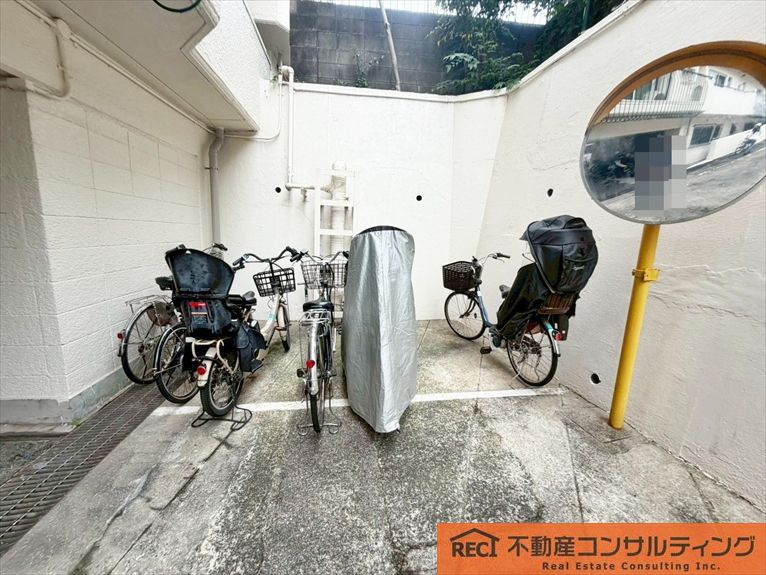 岡本センチュリーマンションの駐輪場