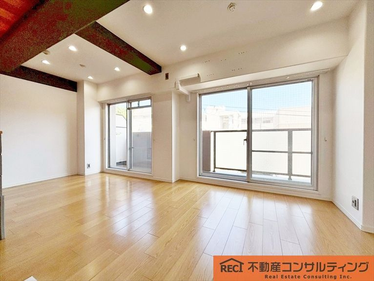 ミオス西灘の内装|宅配ボックス完備