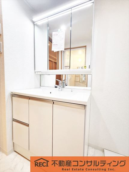 ジークレフ御影台A棟の独立洗面台