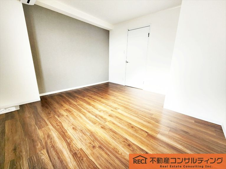 カサベルデ青谷の洋室